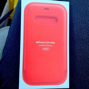 iPhone 12 Pro Max Leather Sleeve MagSafe